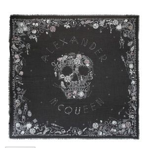 NWT Alexander McQueen Skull Scarf